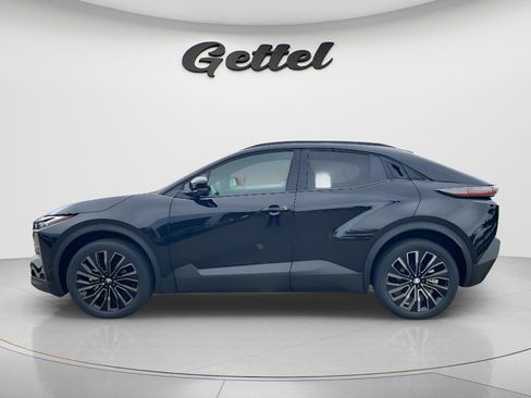 Used 2026 Toyota C-HR AWD/4WD image 8