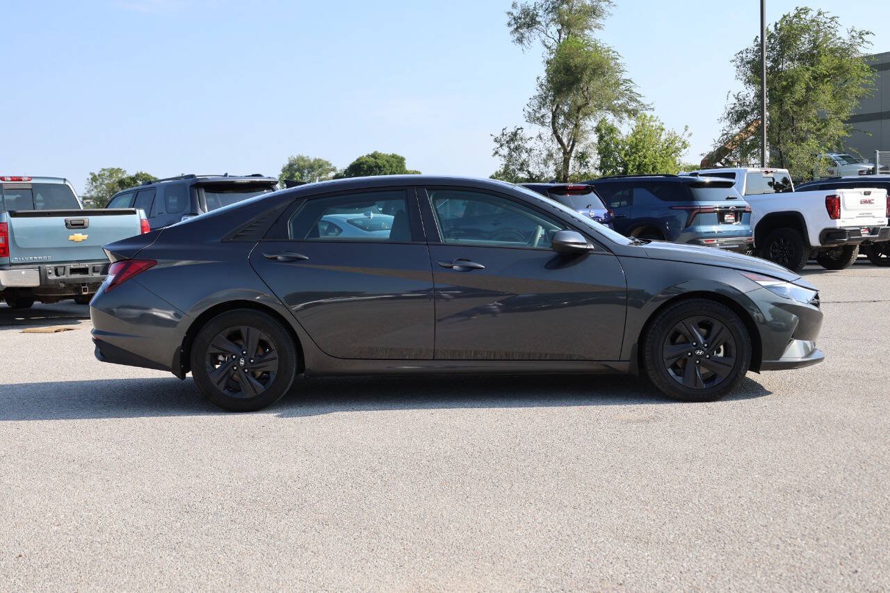Used 2022 Hyundai Elantra SEL FWD image 7