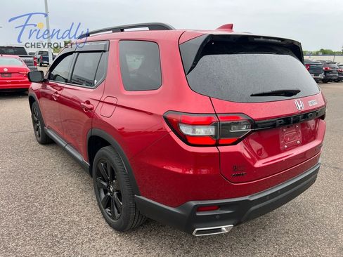 Used 2025 Honda Pilot Black Edition image 3