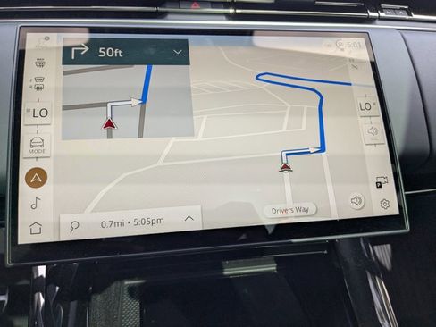 Used 2025 Land Rover Range Rover Sport Dynamic SE image 18