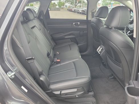 Certified 2023 Kia Sorento S FWD image 12