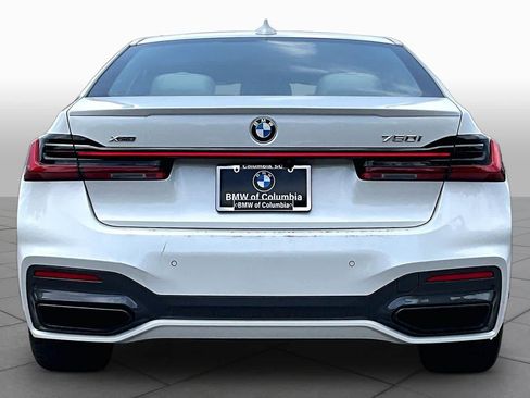 Used 2022 BMW 750i xDrive w/ Luxury Rear Seating Package AWD/4WD image 4