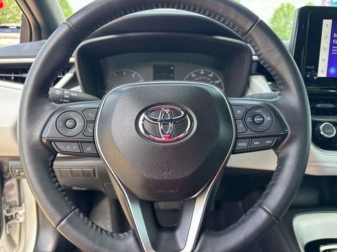 Used 2025 Toyota Corolla SE FWD image 28