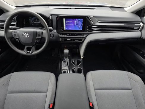 Used 2025 Toyota Camry LE image 10