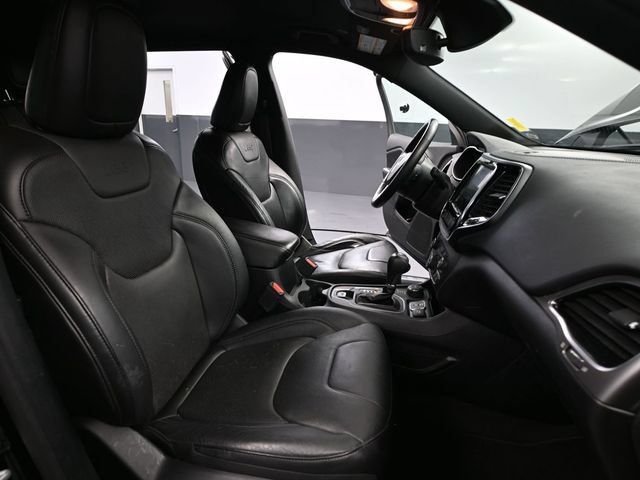 Used 2020 Jeep Cherokee High Altitude AWD/4WD image 38