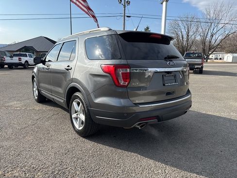 Used 2018 Ford Explorer XLT w/ Equipment Group 202A image 3