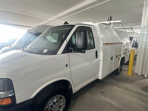 Used 2022 Chevrolet Express 3500 Work Van w/ Power Convenience Package image 1