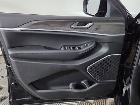 New 2026 Jeep Grand Cherokee Limited image 13