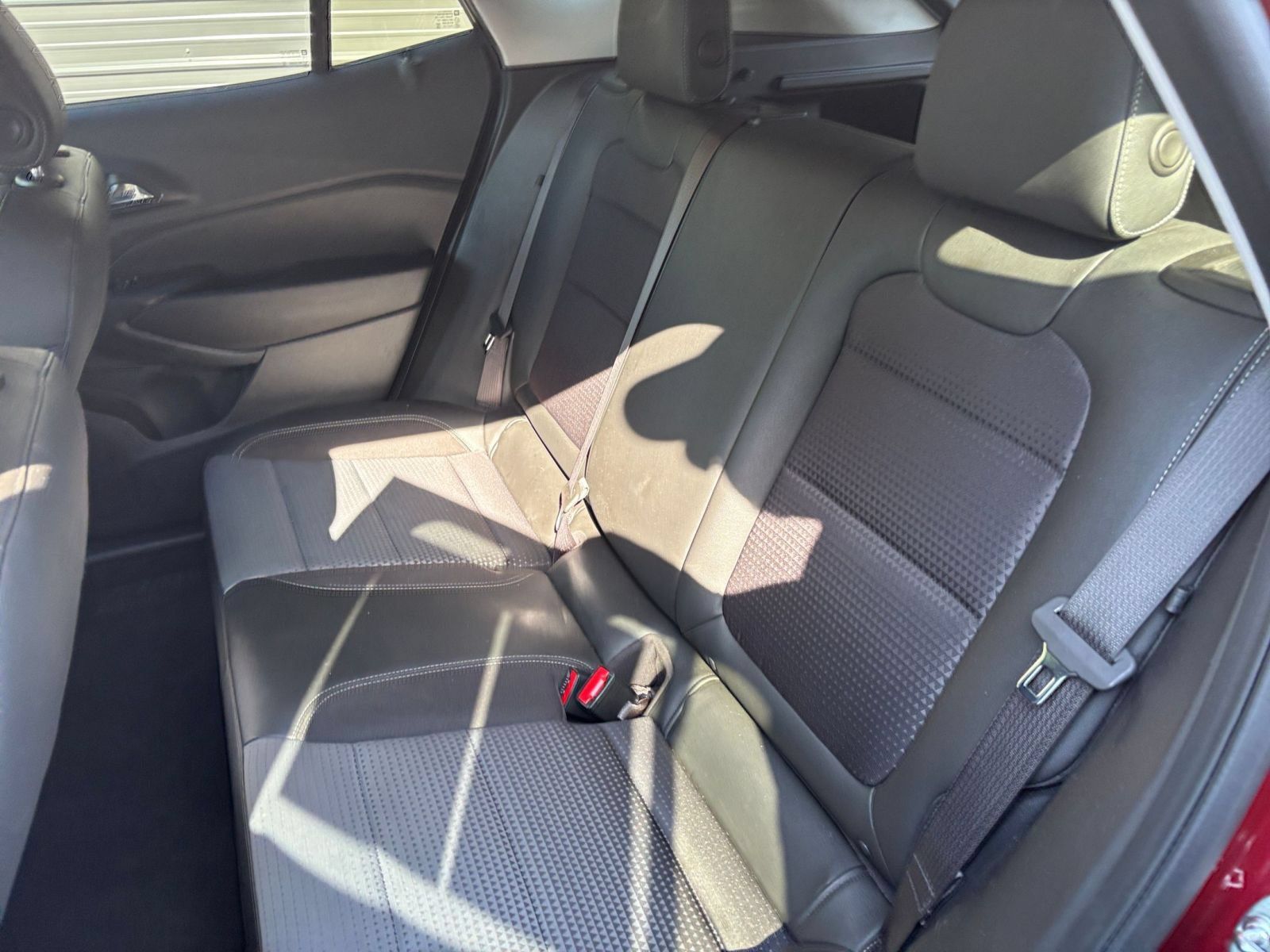 Used 2025 Chevrolet Trax LT FWD image 32