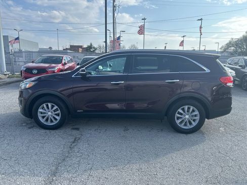 Used 2016 Kia Sorento LX w/ LX Convenience Package image 9
