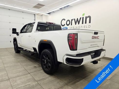 Used 2025 GMC Sierra 2500 AT4 w/ AT4 Premium Plus Package AWD/4WD image 3