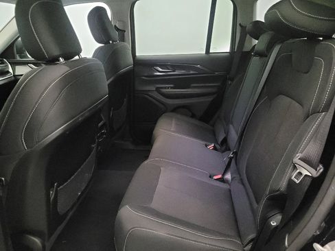 Used 2023 Jeep Grand Cherokee Laredo w/ Luxury Tech Group I image 18