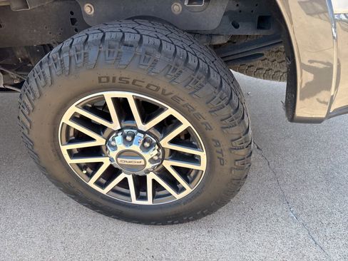 Used 2019 Ford F250 Lariat w/ Lariat Value Package image 11