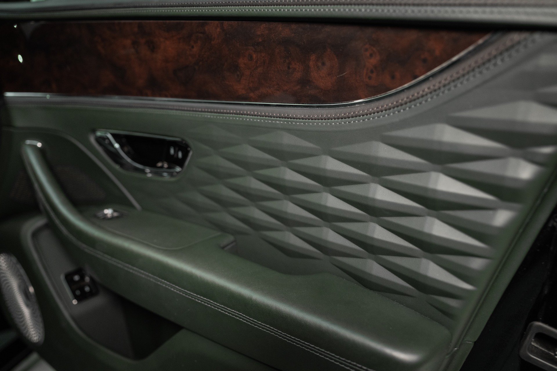 Certified 2022 Bentley Flying Spur V8 AWD/4WD image 52