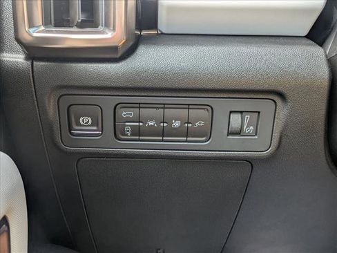 New 2025 GMC Hummer EV 2X AWD/4WD image 16