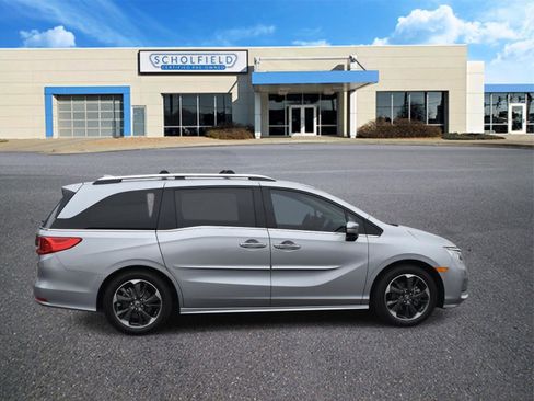 Used 2024 Honda Odyssey Elite image 2