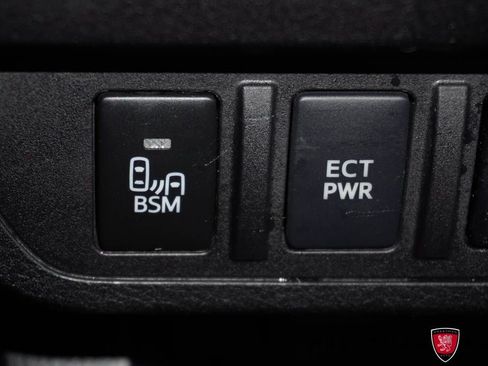 Used 2021 Toyota Tacoma TRD Off-Road w/ Technology Package image 40