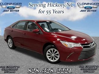 Used 2015 Toyota Camry LE image 1