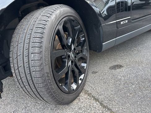 Used 2020 Land Rover Range Rover Long Wheelbase HSE image 30