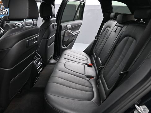 Used 2022 BMW X5 xDrive40i w/ M Sport Package AWD/4WD image 30