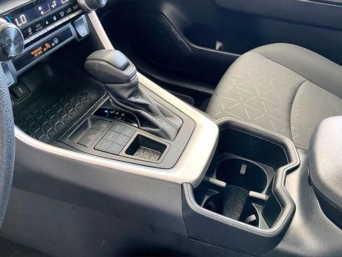 Certified 2022 Toyota RAV4 XLE image 18