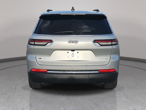 Used 2022 Jeep Grand Cherokee L Limited RWD image 7