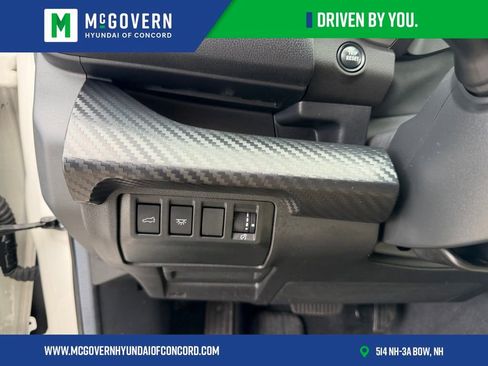 Used 2024 Subaru Ascent Premium w/ Convenience Package AWD/4WD image 25