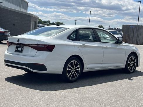 Used 2025 Volkswagen Jetta Sport FWD image 13