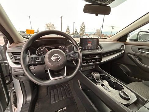 Used 2023 Nissan Rogue SV image 19
