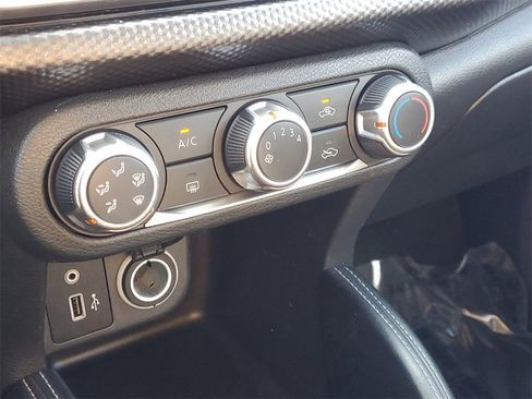 Used 2019 Nissan Kicks S image 26