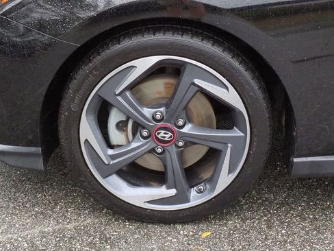 Used 2019 Hyundai Veloster Turbo FWD image 11