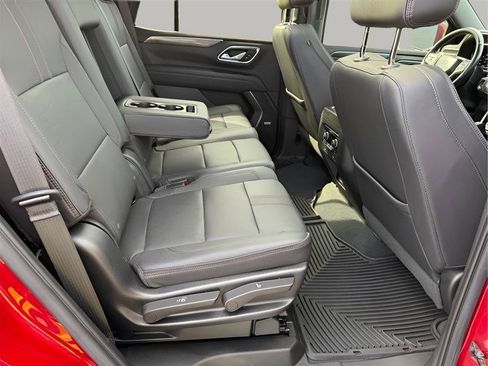 Used 2022 Chevrolet Tahoe RST w/ Sport Performance Package RWD image 40
