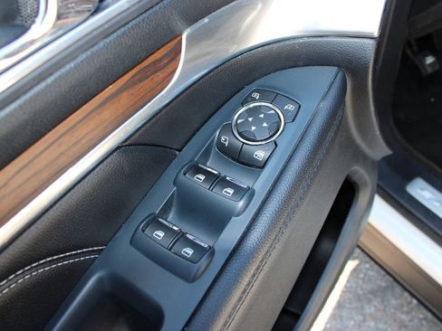 Used 2016 Ford Explorer Limited image 14