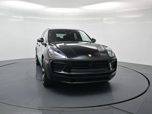 Used 2026 Porsche Macan AWD/4WD image 33