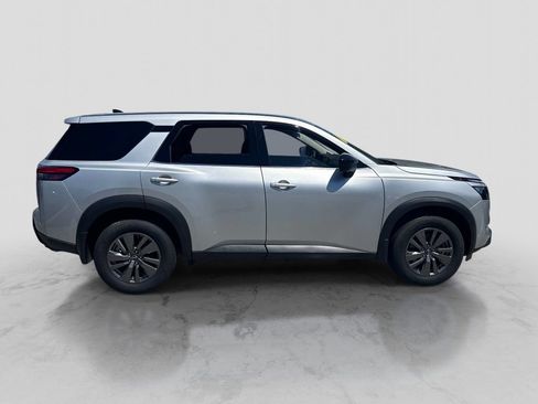 Used 2025 Nissan Pathfinder S AWD/4WD image 8