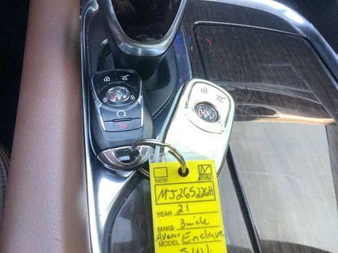 Used 2021 Buick Enclave Avenir w/ Avenir Technology Package AWD/4WD image 19
