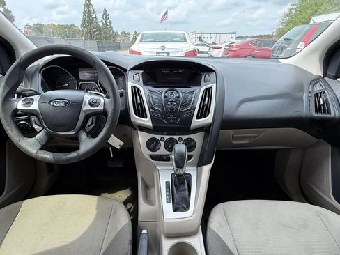 Used 2012 Ford Focus SE image 3