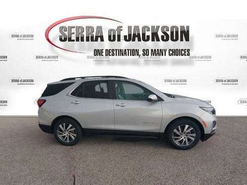 Used 2022 Chevrolet Equinox LT FWD image 10