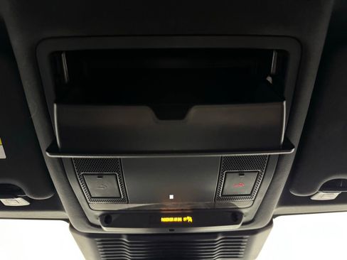 Used 2022 Land Rover Discovery Sport SE R-Dynamic image 28