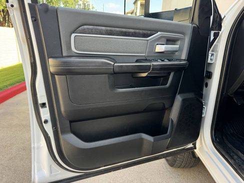 Used 2022 RAM 2500 Big Horn AWD/4WD image 9