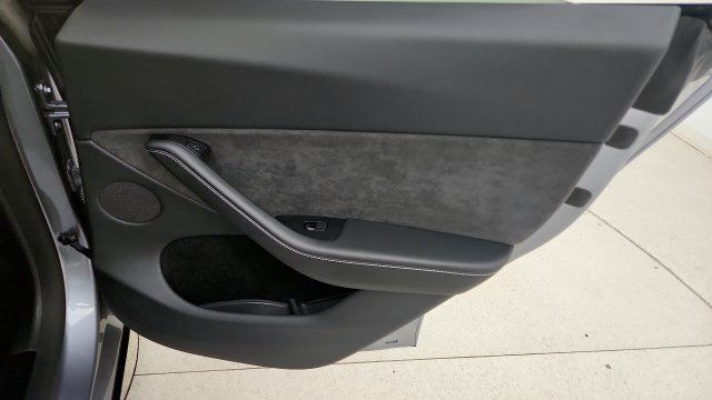 Used 2024 Tesla Model Y Performance AWD/4WD image 40