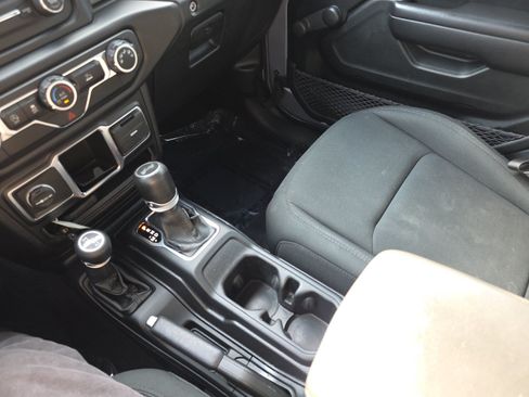 Used 2021 Jeep Wrangler Unlimited Sport AWD/4WD image 21
