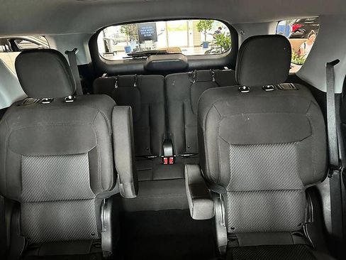 Used 2022 Ford Explorer XLT AWD/4WD image 23