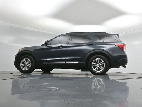Certified 2024 Ford Explorer XLT RWD image 55