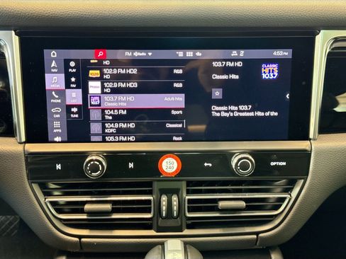 Used 2024 Porsche Macan image 15