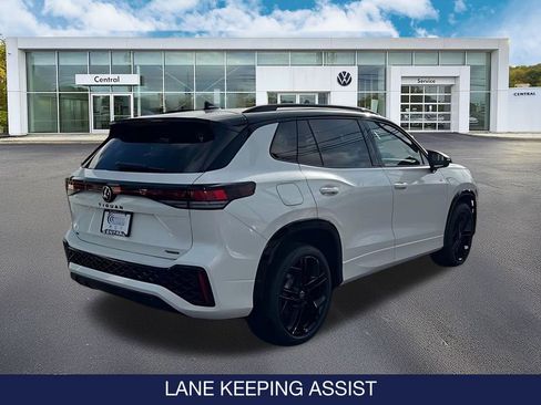 New 2026 Volkswagen Tiguan SE R-Line image 8