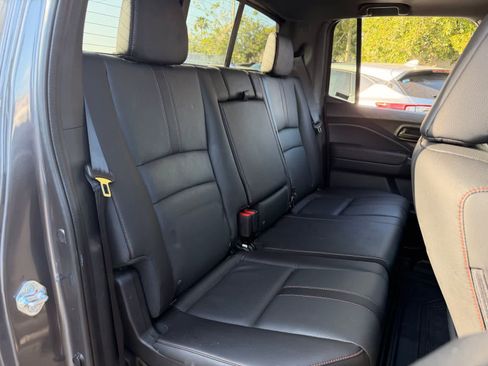 Used 2025 Honda Ridgeline TrailSport image 11