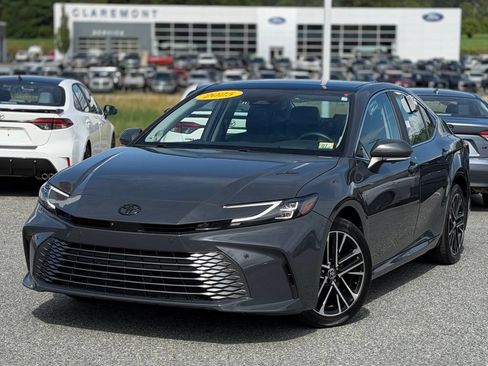 Used 2025 Toyota Camry XLE w/ Premium Plus Package AWD/4WD image 1