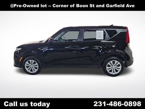 Used 2020 Kia Soul LX FWD image 2