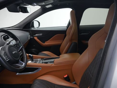 Used 2019 Jaguar F-PACE SVR image 5